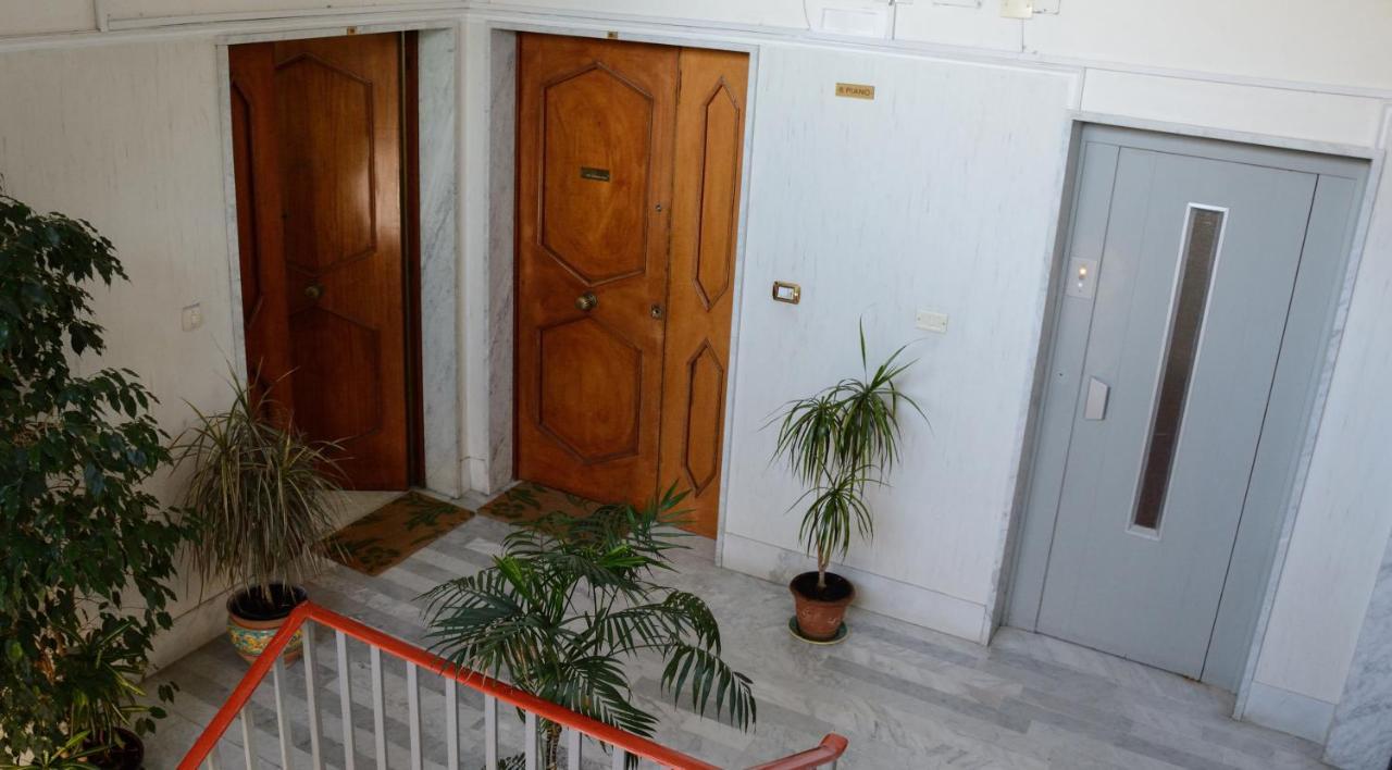 Residenza Margherita - Centralissima サレルノ エクステリア 写真
